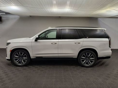 Used 2021 Cadillac Escalade Sport Platinum w/ Heavy-Duty Trailer Package AWD/4WD image 2