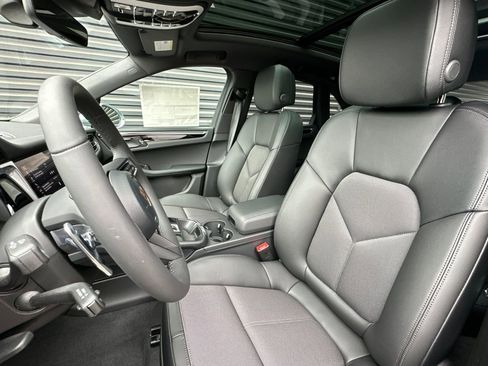 New 2026 Porsche Macan image 5
