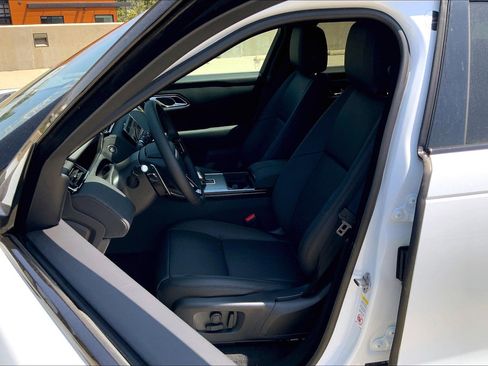 New 2026 Land Rover Range Rover Velar Dynamic SE image 13