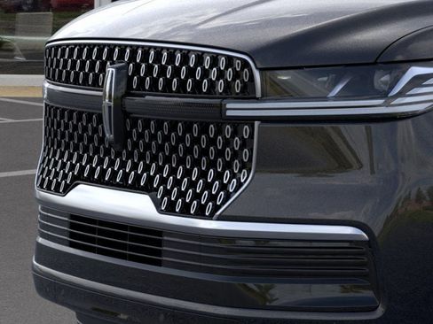 New 2026 Lincoln Navigator L Reserve AWD/4WD image 17