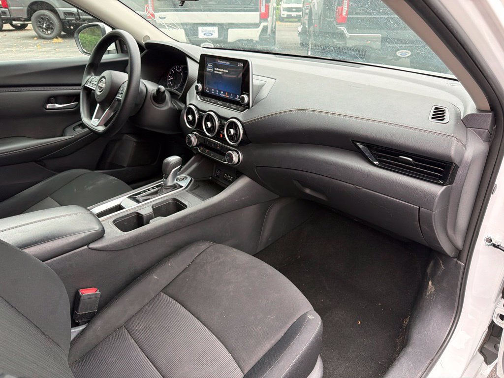 Used 2025 Nissan Sentra SV FWD image 16