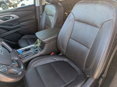 Certified 2020 Chevrolet Traverse RS w/ LPO, Floor Liner Package image 9