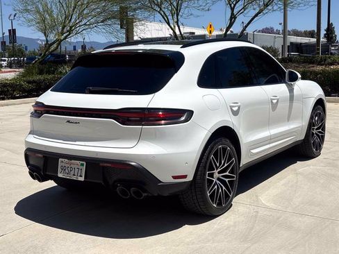 Used 2022 Porsche Macan AWD/4WD image 3