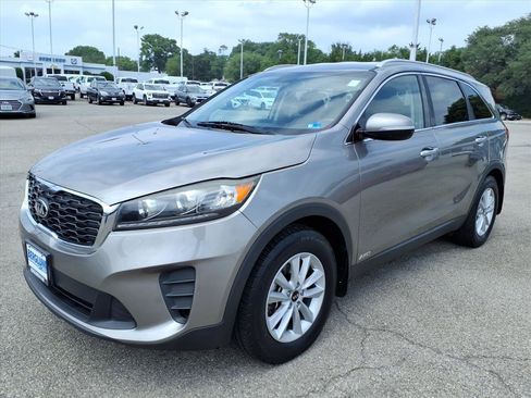 Used 2019 Kia Sorento AWD w/ LX Convenience Package image 8