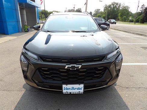 Used 2024 Chevrolet Trax ACTIV w/ Sunroof Package FWD image 8
