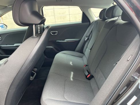 Used 2025 Kia K4 LXS image 24