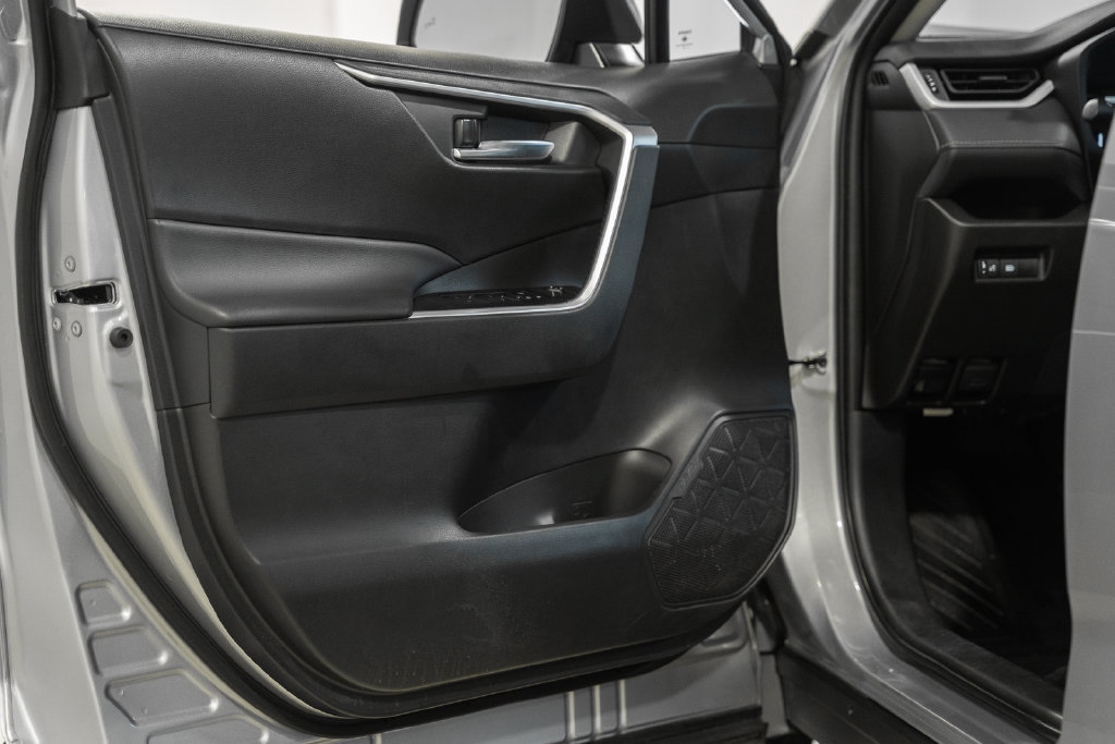 Certified 2025 Toyota RAV4 XLE AWD/4WD image 35