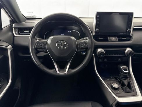 Used 2022 Toyota RAV4 XSE AWD/4WD image 30