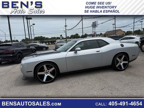 Used 2022 Dodge Challenger SXT w/ Blacktop Package RWD image 1