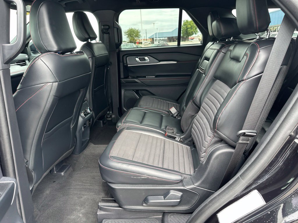 Certified 2025 Ford Explorer ST-Line w/ ST-Line Street Pack AWD/4WD image 18