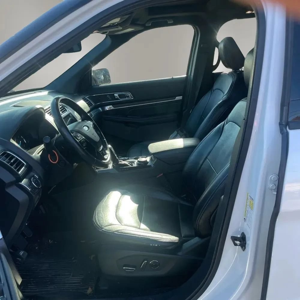 Used 2018 Ford Explorer Limited w/ Equipment Group 301A AWD/4WD image 13