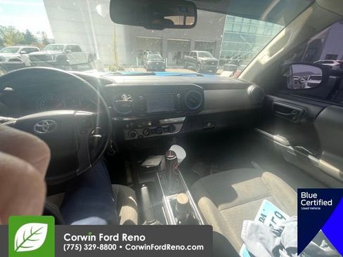 Used 2017 Toyota Tacoma SR5 AWD/4WD image 16