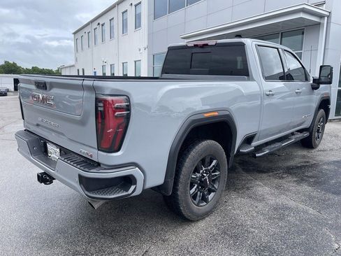 Used 2024 GMC Sierra 2500 AT4 w/ AT4 Premium Plus Package AWD/4WD image 3