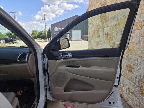 Used 2014 Jeep Grand Cherokee Limited RWD image 8