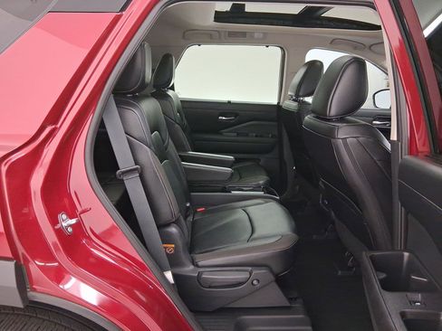 Used 2024 Nissan Pathfinder SL w/ SL Premium Package image 31