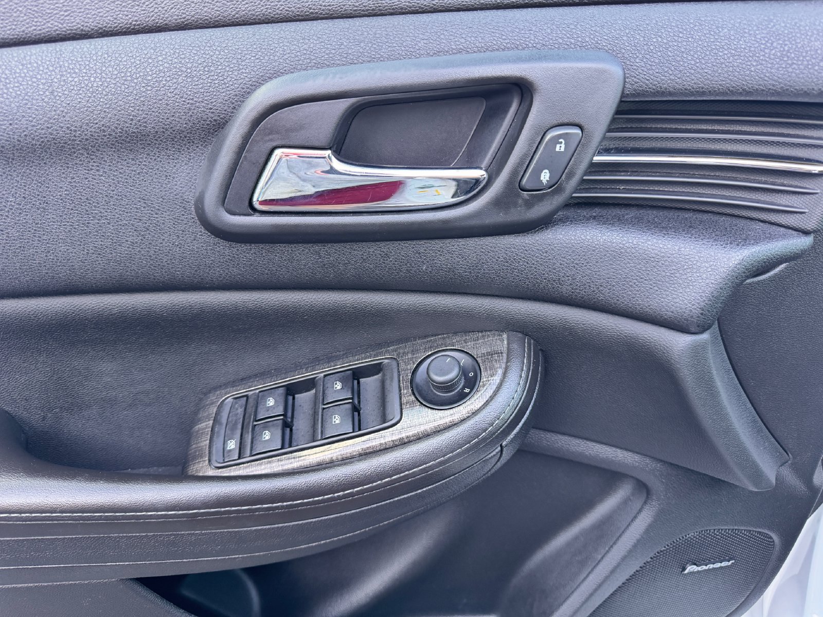 Used 2015 Chevrolet Malibu LT FWD image 10