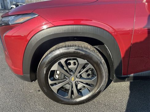 Used 2025 Chevrolet Trax LS image 16
