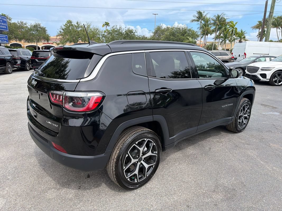 Used 2025 Jeep Compass Limited AWD/4WD image 5
