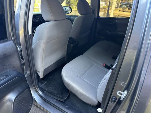 Used 2020 Toyota Tacoma SR5 image 15