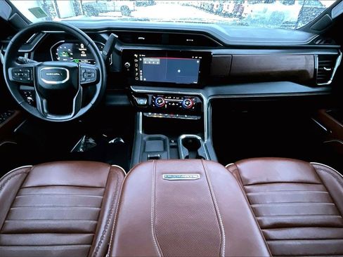 Used 2024 GMC Sierra 3500 Denali Ultimate image 16