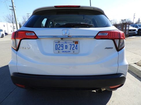 Used 2020 Honda HR-V LX image 9