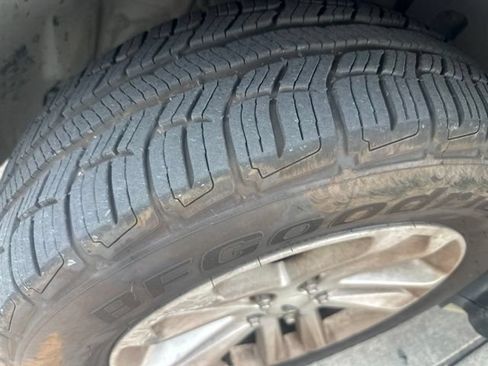 Used 2015 Ford Explorer XLT w/ Equipment Group 202B FWD image 23
