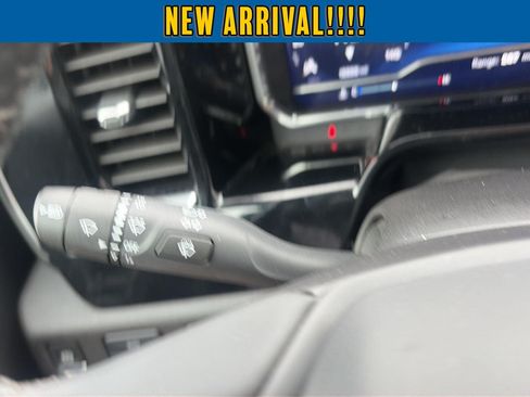Used 2024 Chevrolet Silverado 1500 LT AWD/4WD image 16
