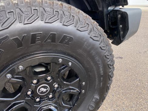 Used 2023 Ford Bronco Wildtrak image 3