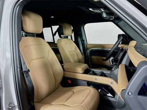 New 2026 Land Rover Defender 110 X-Dynamic SE image 26