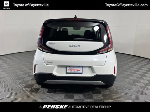 Used 2025 Kia Soul LX FWD image 4