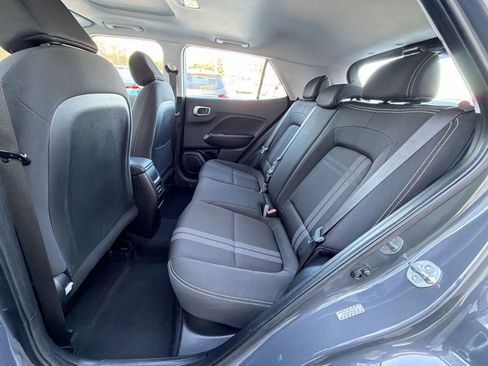 Certified 2024 Hyundai Venue SEL image 24