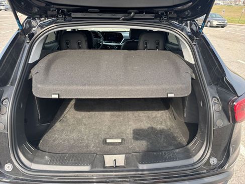 Used 2025 Chevrolet Trax LT image 30