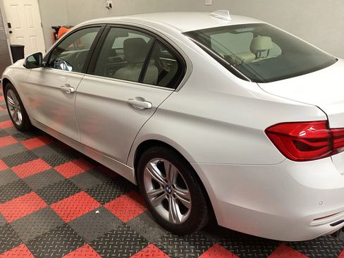 Used 2017 BMW 330i xDrive Sedan image 4