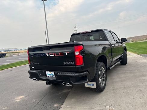 Used 2022 Chevrolet Silverado 1500 High Country w/ Technology Package AWD/4WD image 3