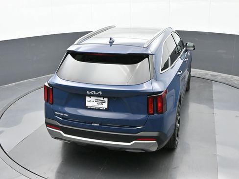 Used 2024 Kia Sorento EX w/ Panoramic Sunroof Package image 39