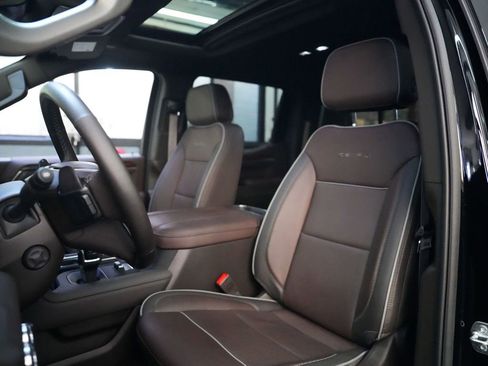 Used 2025 GMC Sierra 1500 Denali w/ Denali Reserve Package AWD/4WD image 31
