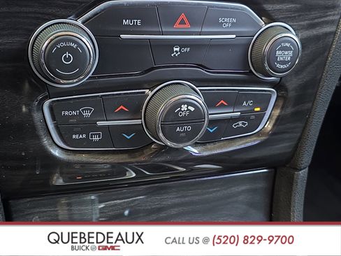 Used 2017 Chrysler 300 Limited RWD image 21