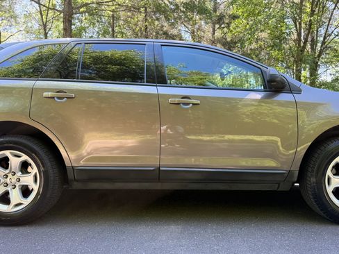 Used 2014 Ford Edge SEL w/ Equipment Group 205A FWD image 3
