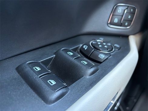 Used 2019 Ford Expedition Platinum image 16