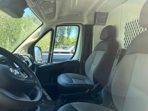 Used 2024 RAM ProMaster 2500 FWD image 2