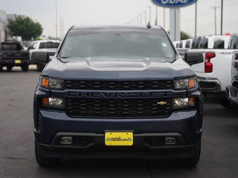 Used 2020 Chevrolet Silverado 1500 Custom w/ Custom Value Package RWD image 3