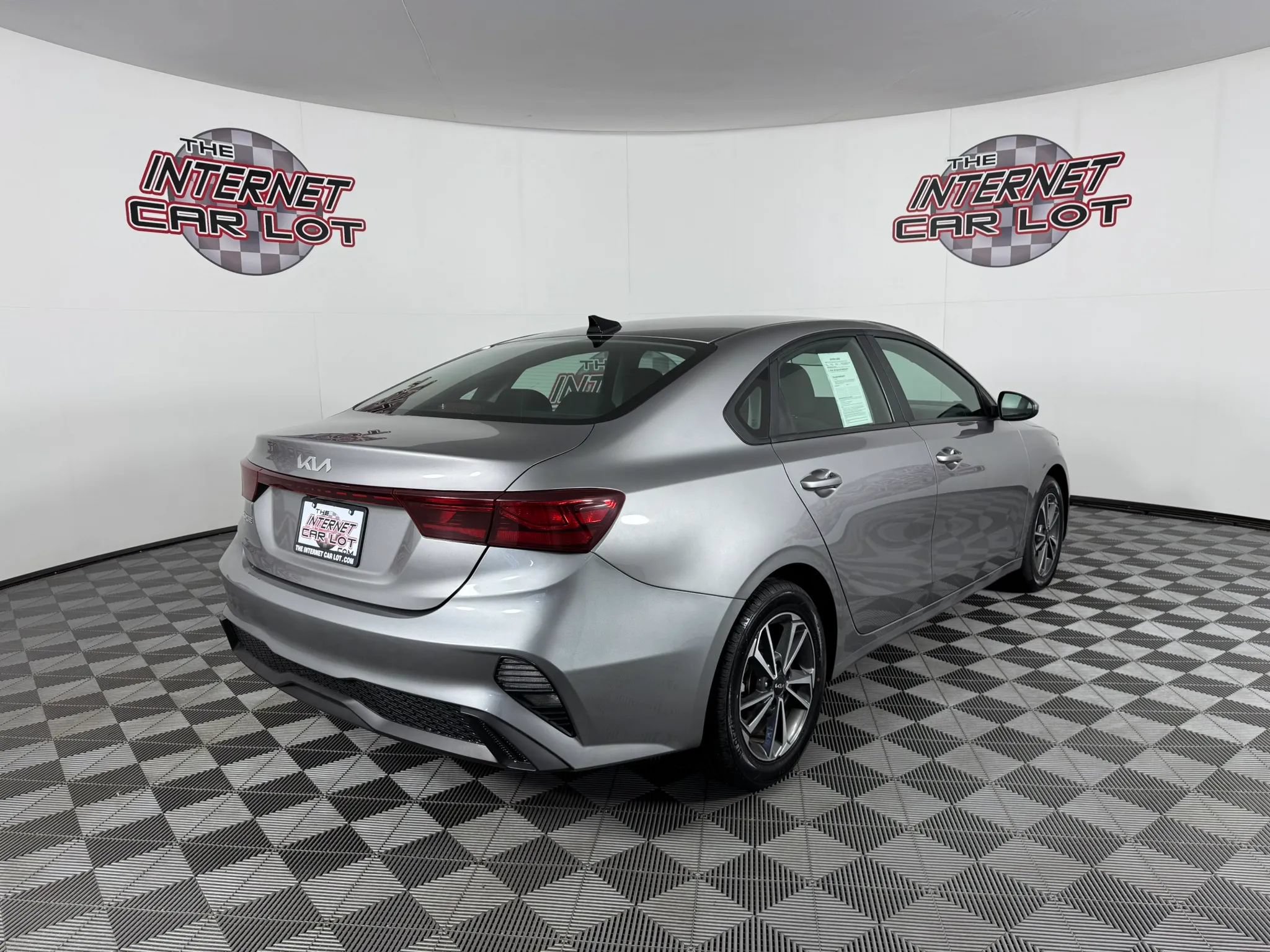 Used 2023 Kia Forte LXS FWD image 7