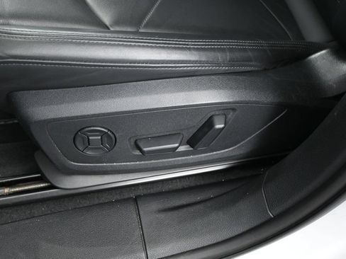 Certified 2025 Audi Q3 2.0T Premium AWD/4WD image 8