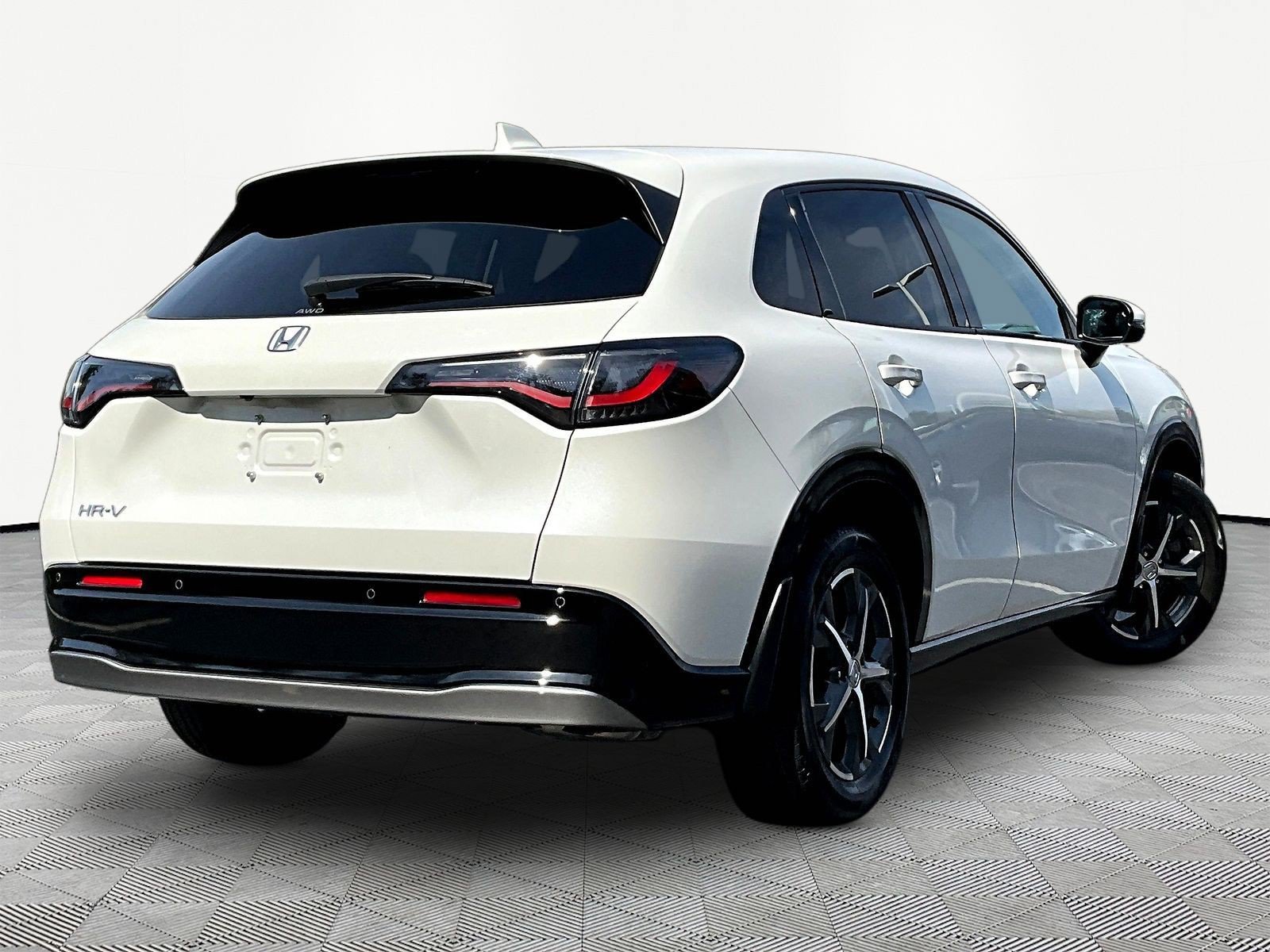 Used 2023 Honda HR-V EX-L image 6