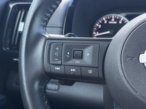 Used 2024 Nissan Pathfinder SV FWD image 24