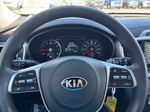 Used 2019 Kia Sorento LX image 28