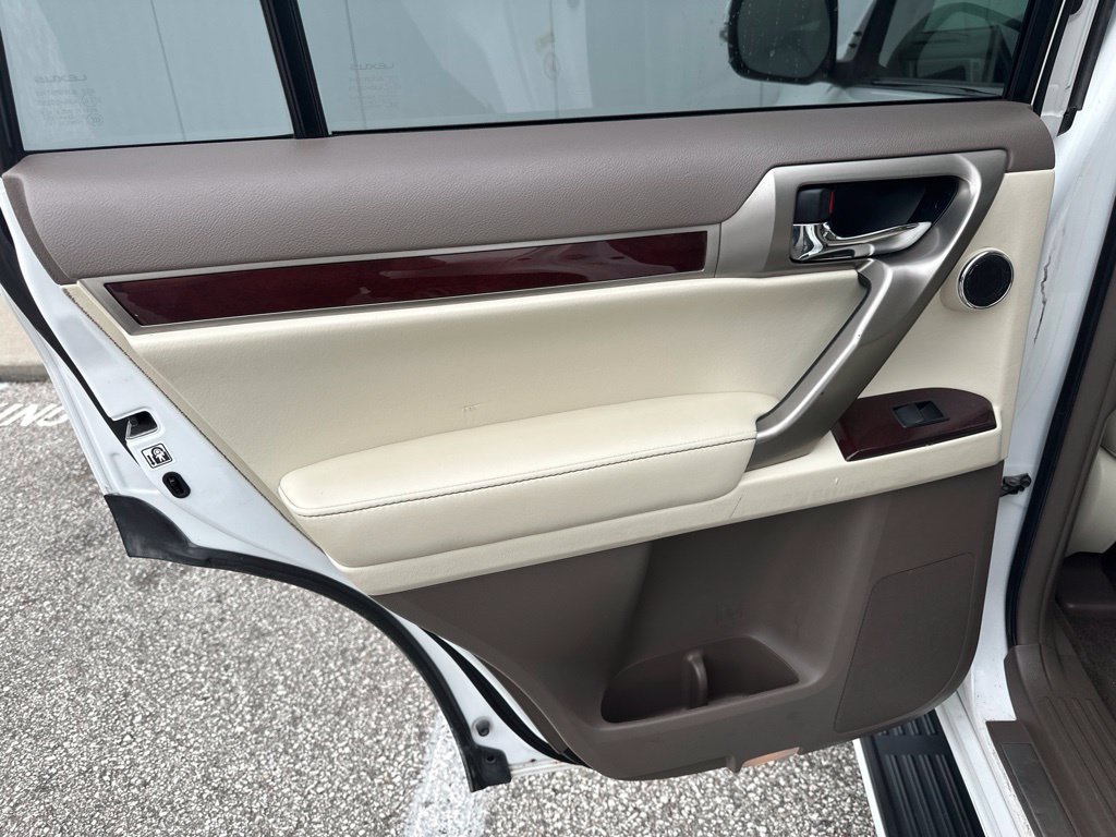 Used 2014 Lexus GX 460 Luxury AWD/4WD image 17