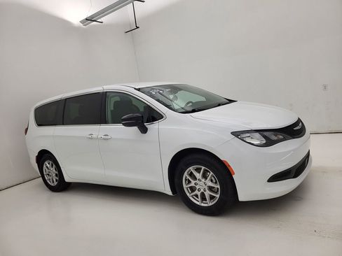 Used 2024 Chrysler Voyager LX FWD image 1