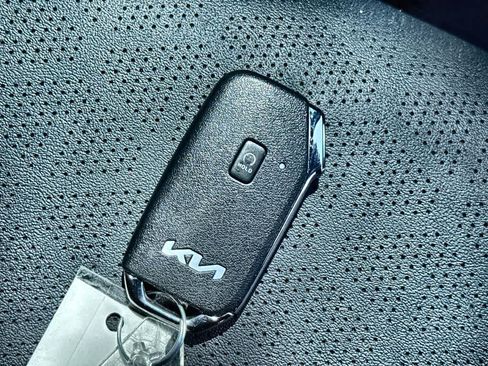 Certified 2024 Kia Seltos EX FWD image 28