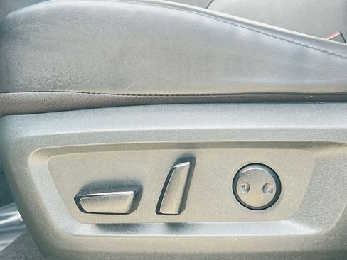 Used 2023 Nissan Rogue SV w/ SV Premium B Package image 14